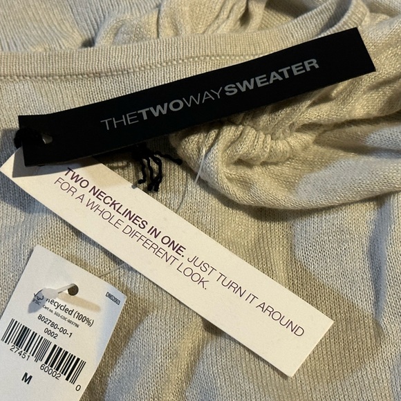 NEW WITH TAG - GAP - The Two Way Sweater size medium - Picture 8 of 8